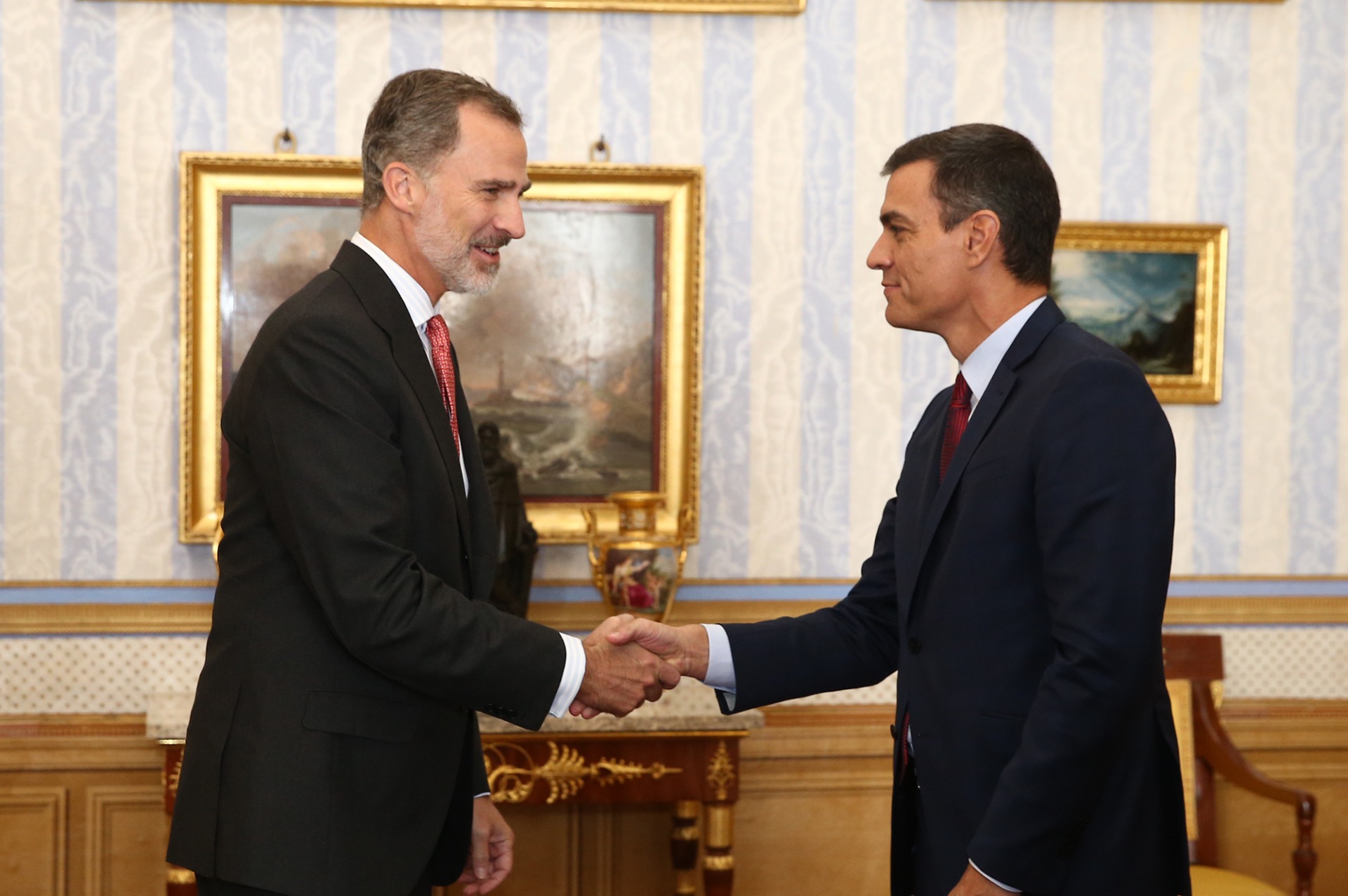 El rey Felipe VI y el presidente del Gobierno Pedro Sánchez / Fuente: La Moncloa (Flickr)