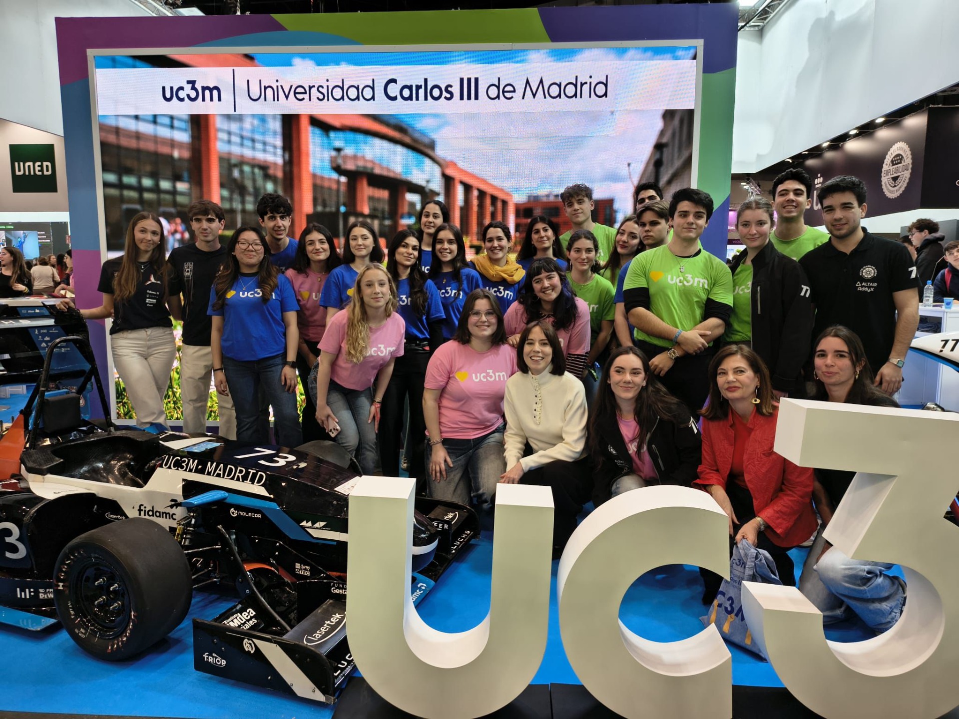 El equipo de estudiantes que asistió en el stand de la UC3M el pasado miércoles 11 de marzo